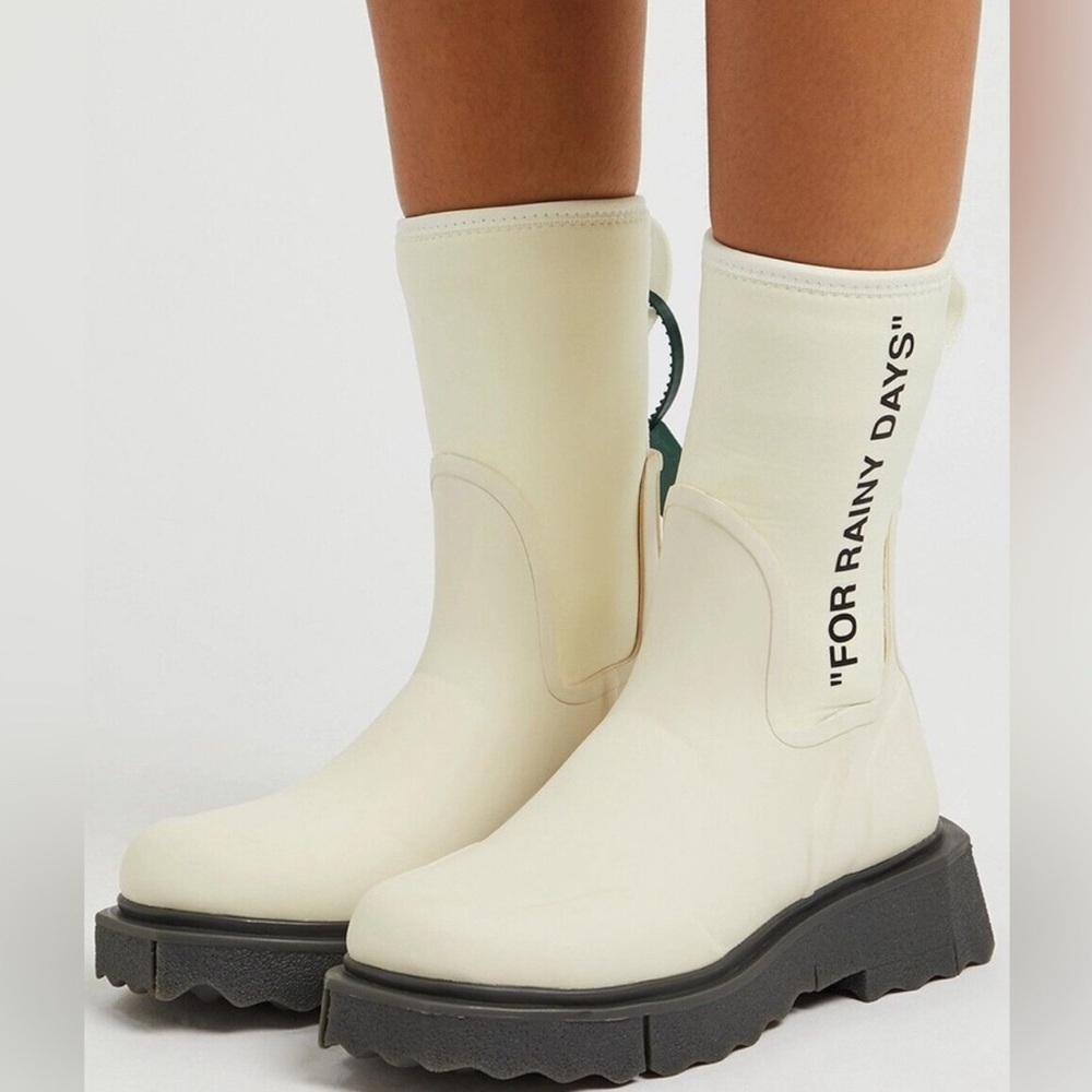 Off-White Women's Sponge Sole Waterproof Rain Boot Ivory Size 36